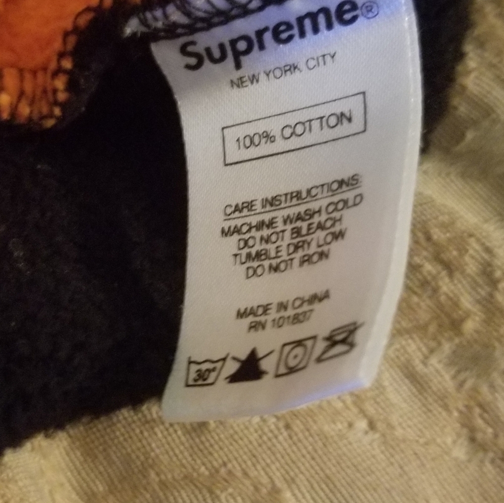 Authentic Supreme Pullover - Picture 4 of 4